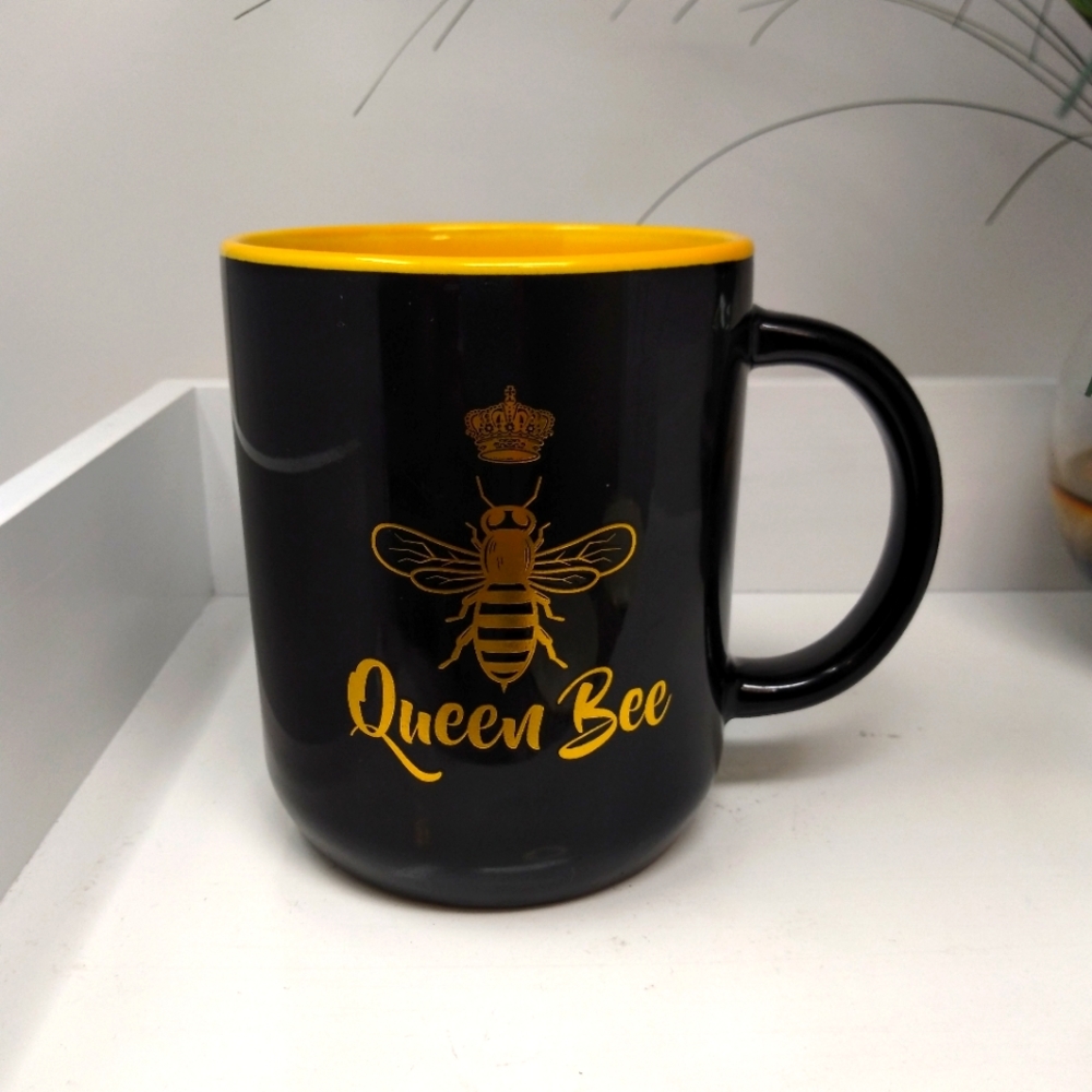 Queen Bee Mug 🐝 - Picture 8 of 8